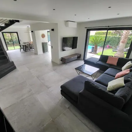 빌라 Bel Air - 240m2 - Freshly Completely Renovated - - Pool - No Party Allowed - No Bachelor-ette - 25 Mn Walk From And Palais Des Festivals 칸느