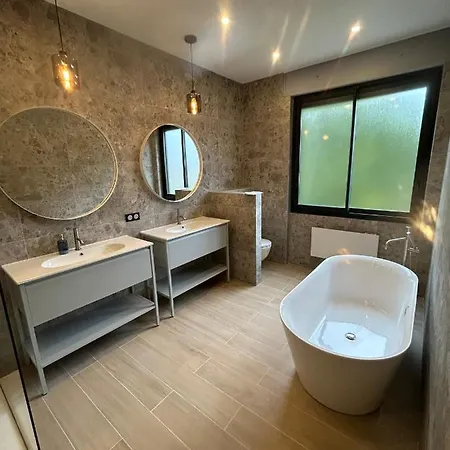 ヴィラ Bel Air - 240m2 - Freshly Completely Renovated - - Pool - No Party Allowed - No Bachelor-ette - 25 Mn Walk From And Palais Des Festivals *