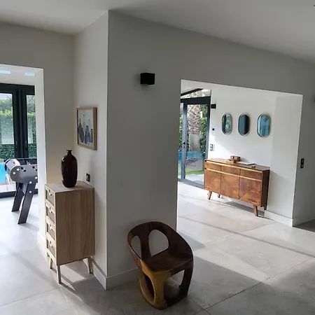 Bel Air - 240m2 - Freshly Completely Renovated - - Pool - No Party Allowed - No Bachelor-ette Villa *